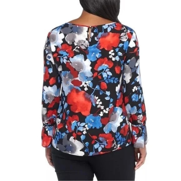 The limited Womens Plus Size 3X Floral Printed Bell Sleeve Blouse 4Th July - Picture 2 of 12